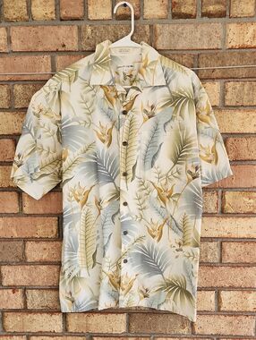 Pierre Cardin‎ Size Medium Men's Tropical Print Short-Sleeve Shirt - Sage/Yellow